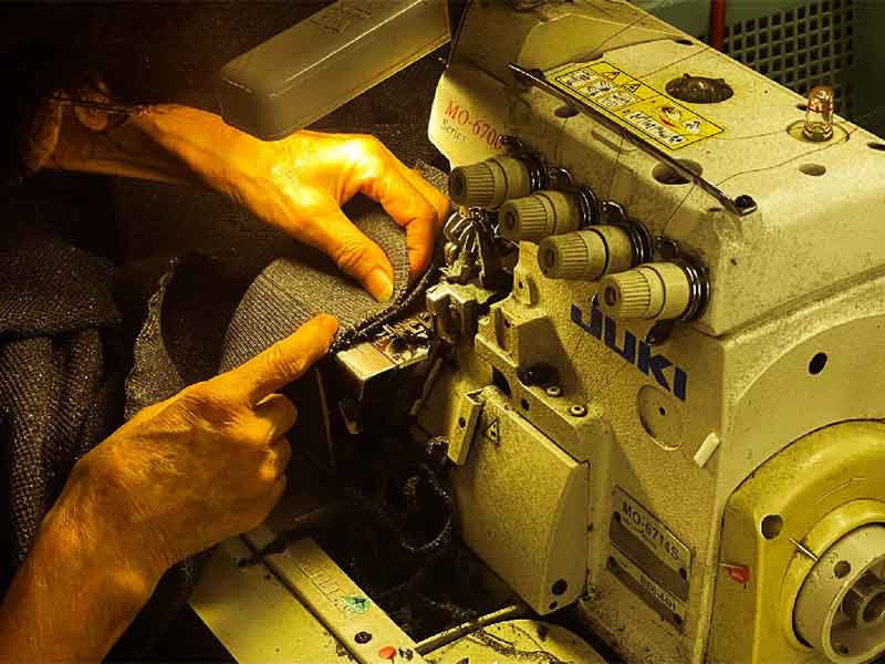 縫製で生まれる余剰糸を活用